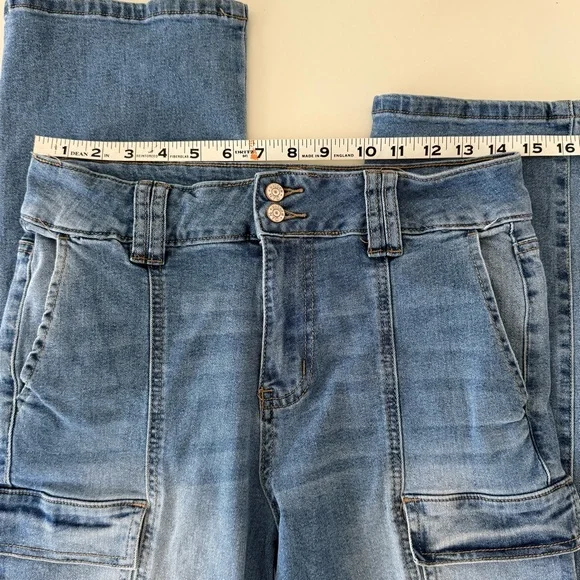 Madden NYC Cargo Jeans with Front Seam Detail - Y2K Style Women’s Size 8 EUC - Picture 10 of 13